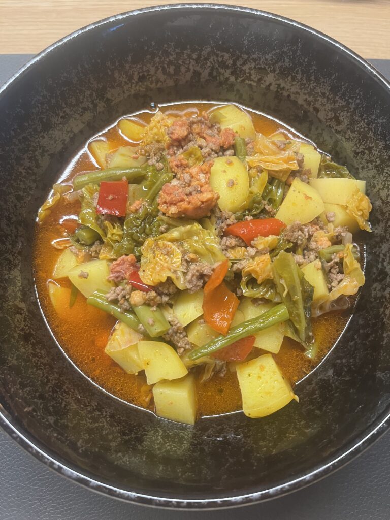 Deftiger Bauerntopf mit Chorizo